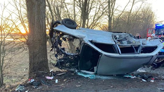 Siła uderzenia była tak ogromna, że silnik został wyrwany z pojazdu