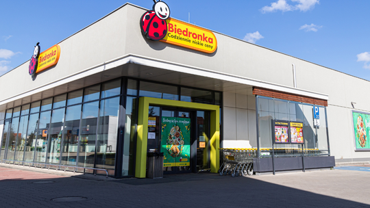 Biedronki zmieniają system parkowania. Biletomatów już nie będzie