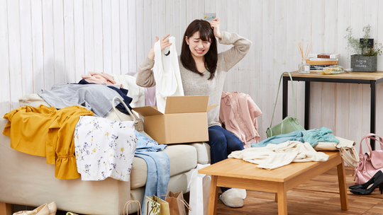 Nowe przepisy UE walczą z marnowaniem żywności i odzieży. Drastyczne zmiany już w drodze!