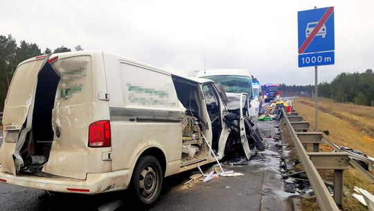 Dwie ofiary śmiertelne w tragicznym wypadku pod Toruniem