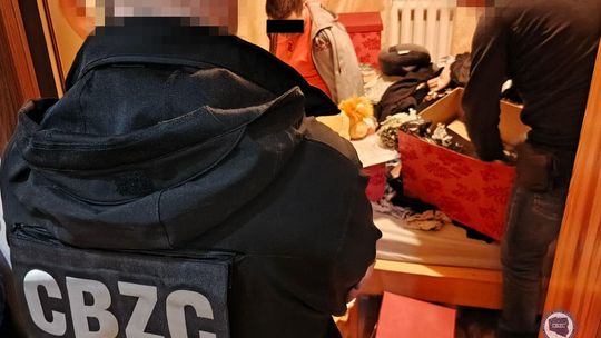 Niebezpieczny proceder: Kobiety ofiarami nielegalnego handlu lekami