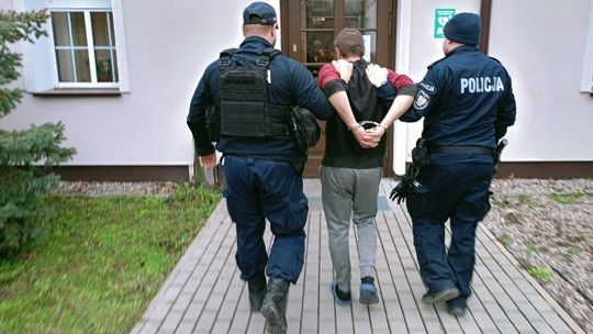 Jeden z z czterech zakazów obowiązywał do 2033 r. W Polsce prze bywał nielegalnie