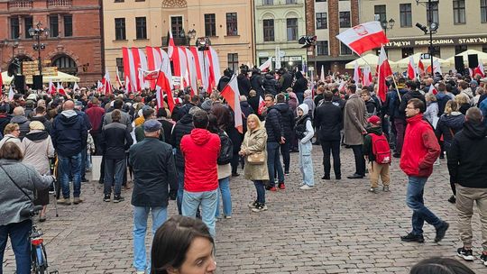 Kandydat przyjechał do Torunia. Kampania "na żyletki"