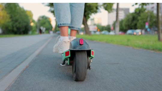 Brak karty rowerowej i kłopot z jazda na hulajnodze. Małe prawo jazdy na UTO