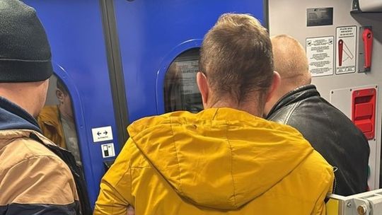 Obława na alimenciarza. Wpadł w pociągu