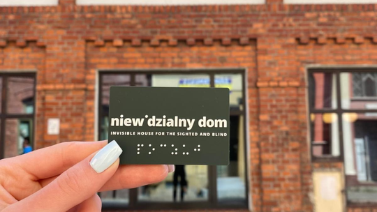 Odkryj świat zmysłów – przyjdź do Niewidzialnego Domu