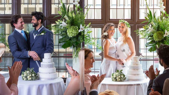 Para mężczyzn: Sorry Polsko! Musisz uznać nasze małżeństwo! Para mężczyzn: Sorry Polsko! Musisz uznać nasze małżeństwo!