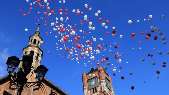 Piękna pogoda i radosna atmosfera - tak Toruń świętował 105 rocznicę