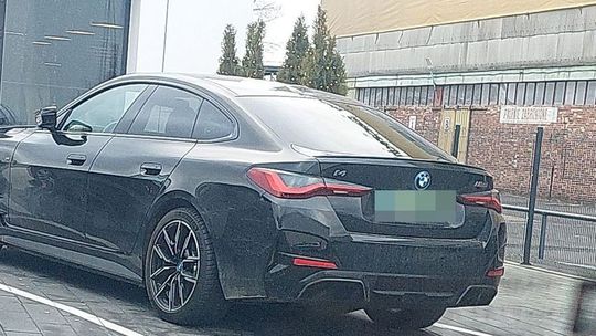 Tak się skończyła zbyt szybka jazda pirata z BMW. Jechał 210 km/h!