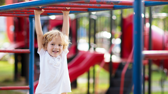 Place zabaw po nowemu. Powstaną wygodne miejsca dla dzieci
