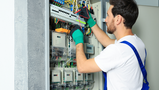 Prąd za kilka dni. Koniec mrożenia cen. Co zobaczymy na rachunkach? Prąd za kilka dni. Koniec mrożenia cen. Co zobaczymy na rachunkach?