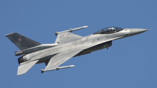 Rosyjskie drony naruszają polską przestrzeń powietrzną. NATO opowiedziało zdecydowanie