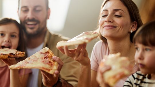 W domu czy w restauracji? Podajemy pyszny przepis na pizzę