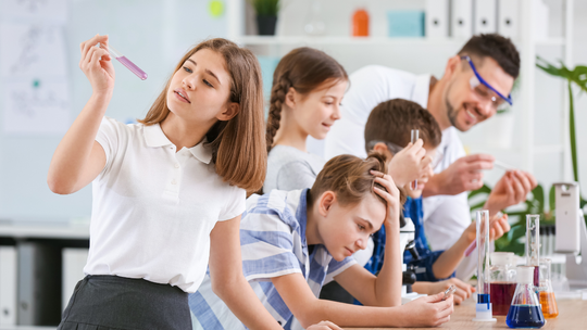 Krojenie edukacji ciąg dalszy. Tym razem na celowniku inne przedmioty