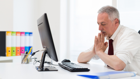 Nadużycia dotyczące zwolnień lekarskich. Kogo ZUS kontroluje