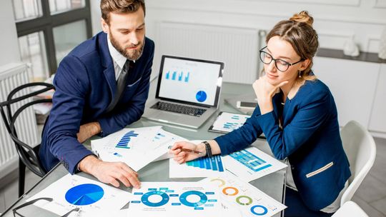 Tyle zarabiają w NFZ. Średnie zawyżają dyrektorzy Tyle zarabiają w NFZ. Średnie zawyżają dyrektorzy