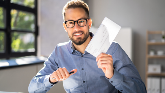 W Polsce się bogacimy i wpadamy w drugi próg podatkowy. Co z progami?