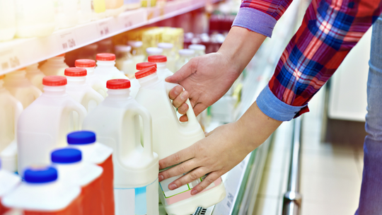 W sklepach jest nieco taniej. Inflacja już nie taka W sklepach jest nieco taniej. Inflacja już nie taka