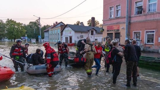 Obawy w Oławie. Miasto się broni. Na wielką falę szykuje się Opole