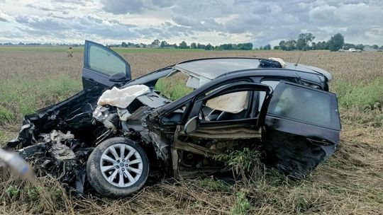 Wjechał na przejazd kolejowy. Tak się to skończyło...