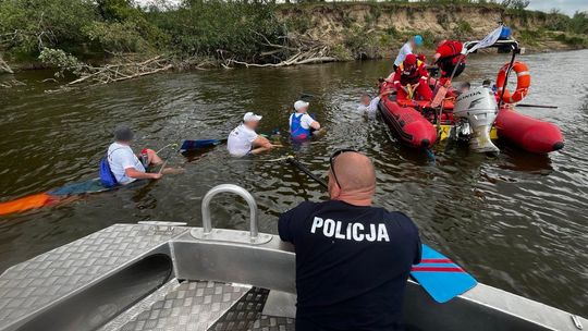 Wspólnymi siłami "wodniacy" zażegnali niebezpieczeństwo