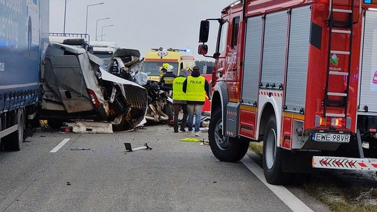 W tym wypadku zginęły cztery osoby. Ranny zabrany helikopterem LPR