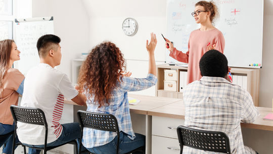 Za chwilę startuje rok szkolny, a nie ma kto prowadzić lekcji