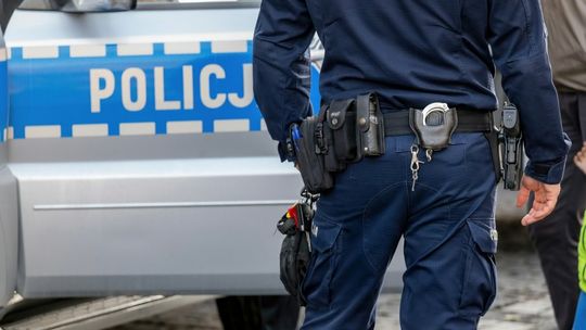 Nie miał skrupułów. Ukradł policjantom... radiowóz!