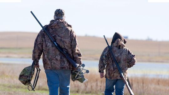 Myśliwi mylą człowieka z dzikiem. PZŁ będzie szkolić