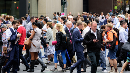 Żyjemy coraz dłużej. Wychodzimy z pocovidowego dołka Żyjemy coraz dłużej. Wychodzimy z pocovidowego dołka