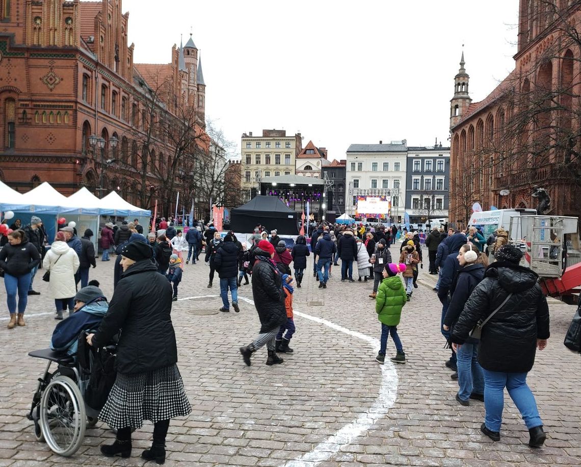 Do puszek wpadały pieniądze, a w mieście padały rekordy