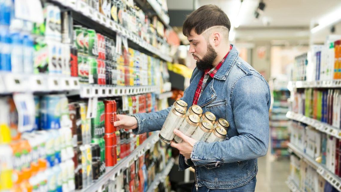 Promocjami na wielosztuki będą zabronione. Tak alkoholu sklepy już nie zareklamują