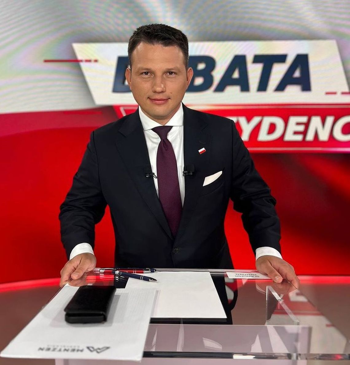 Filmikami zaatakowali Mentzena. Walka na smartfony podczas debaty prezydenckiej w Republice