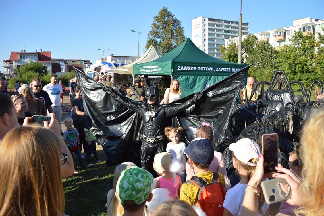 Huczna 40-tka na Rubinkowie. Na festynie SP nr 18 zagościł nawet Batman!