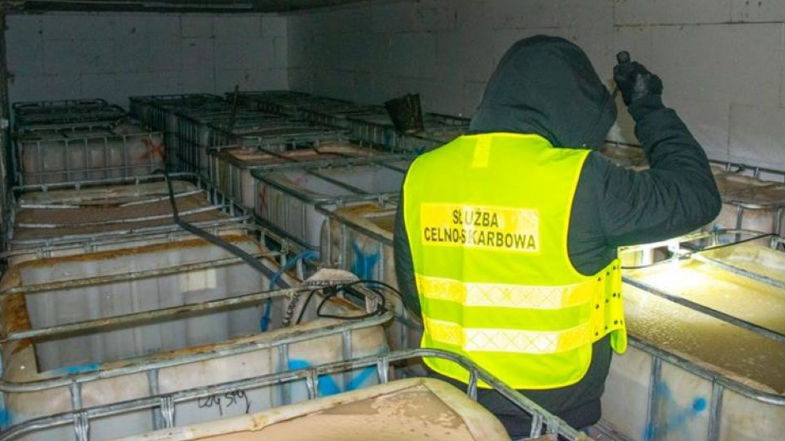 KAS ostrzega: nie pij takiego alkoholu, bo może się to źle skończyć KAS ostrzega: nie pij takiego alkoholu, bo może się to źle skończyć