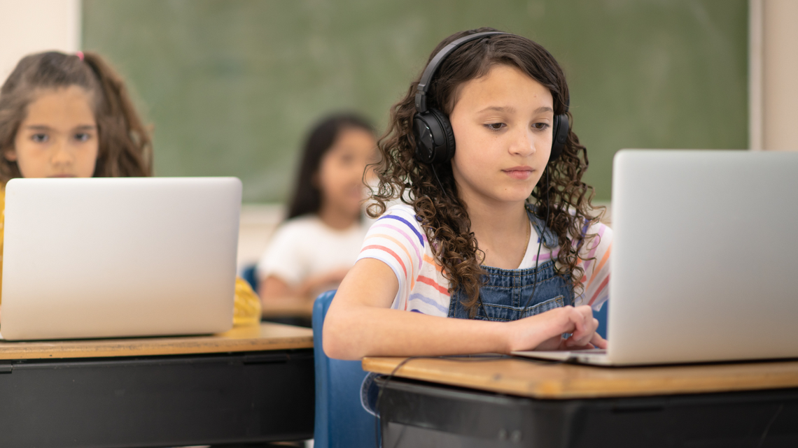 Duża inwestycja w edukację. Laptopy i tablety trafią do szkół
