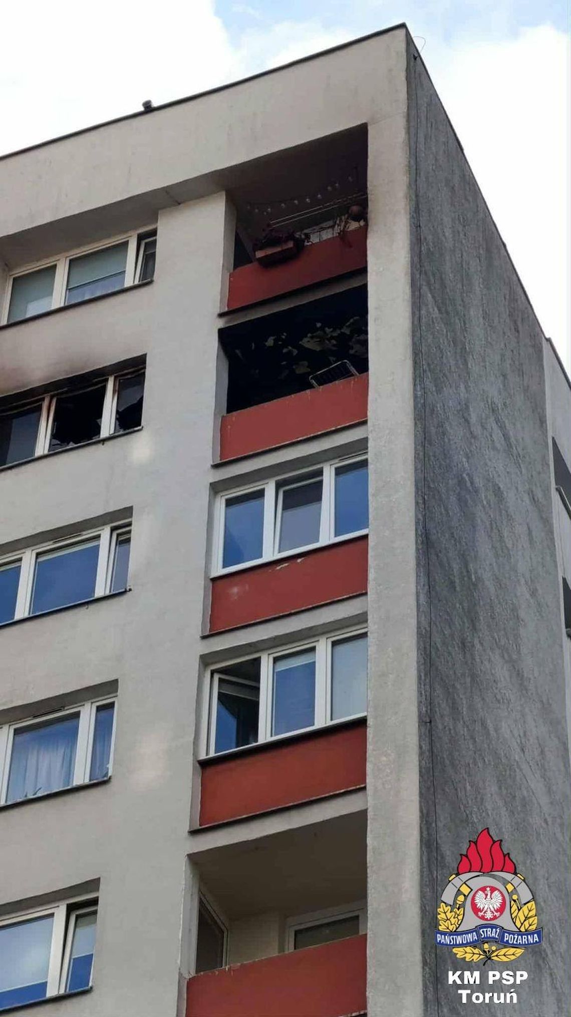 Musieli ewakuować 70 osób. Jedna osoba poszkodowana. Zaczęło się od garnka?