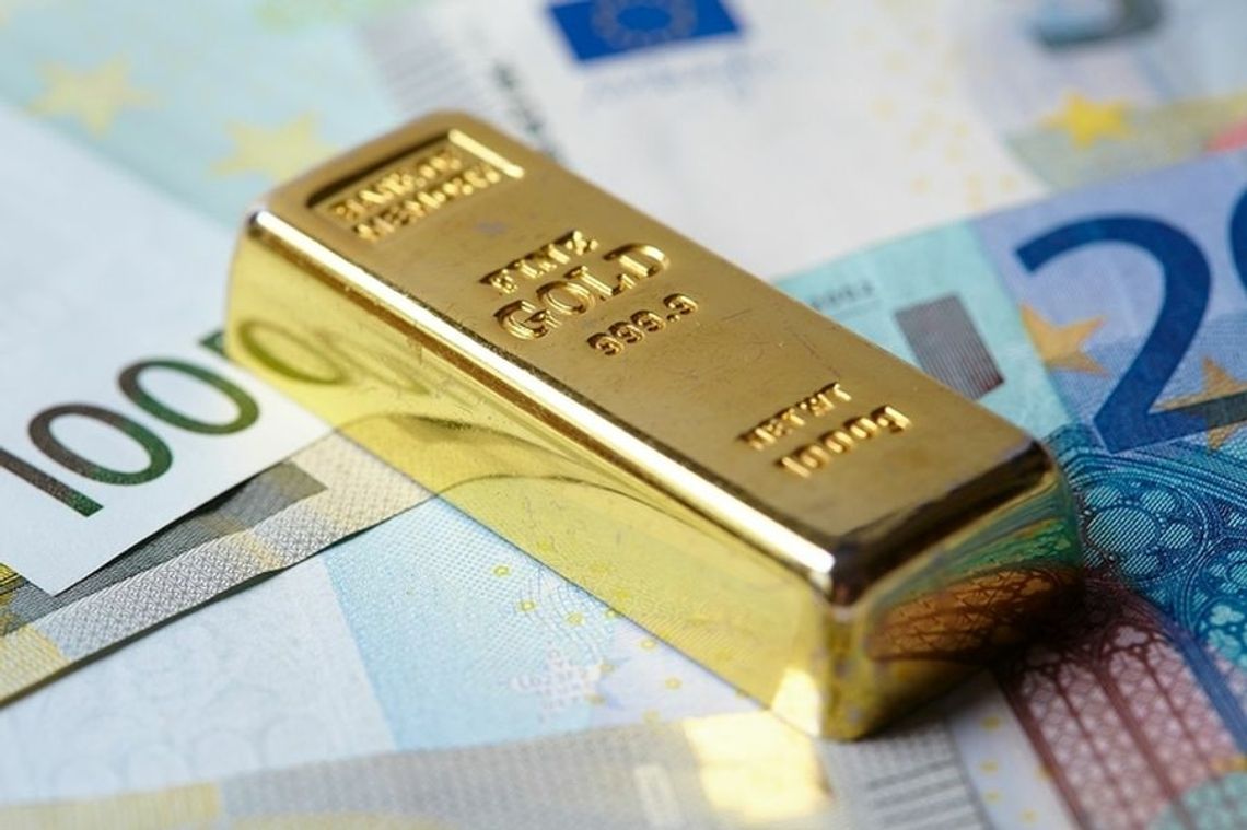 Narodowy Bank Polski chwali się zakupami złota. Co na to ekspert?