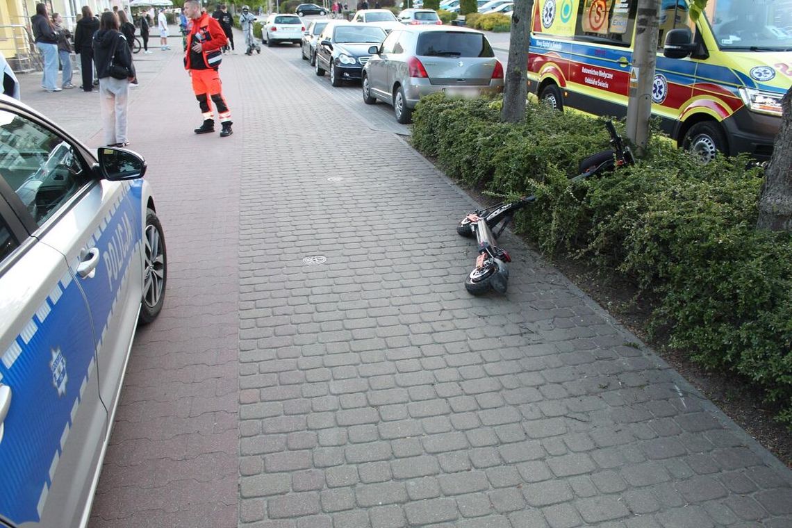 Nastolatkowie przesadzili na elektrycznej hulajnodze. Wylądowali w szpitalu