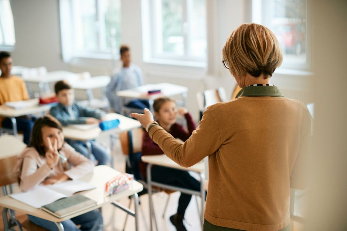 Dostanie czy nie? Zamieszanie w związku z nagrodami dla nauczycieli