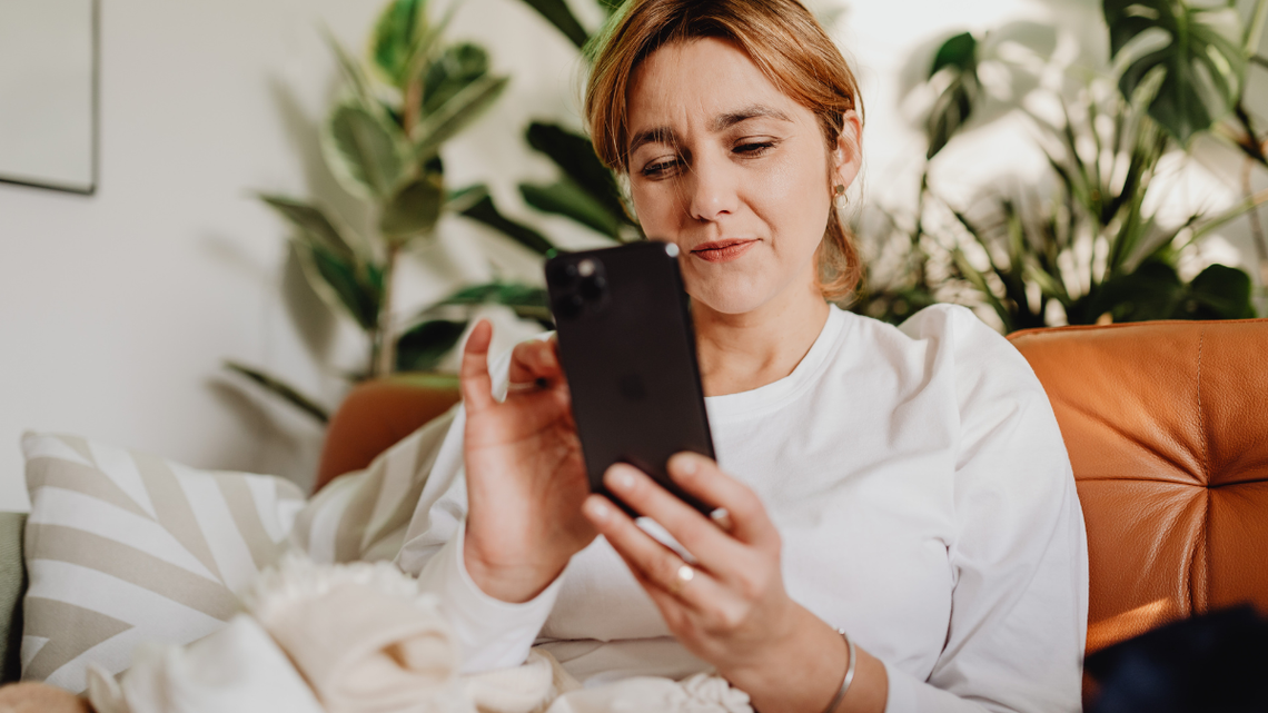 Udoskonalona metoda oszustów na BLIK. Sztuczna inteligencja i większe straty