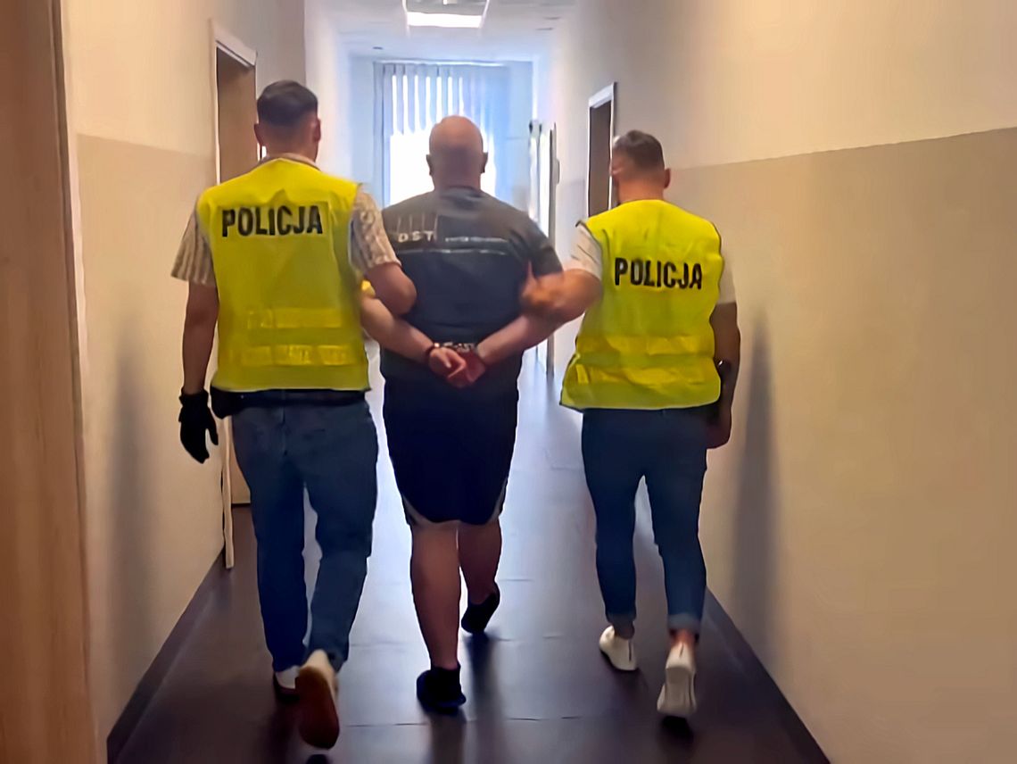 Pili, a potem policjantów znieważyli