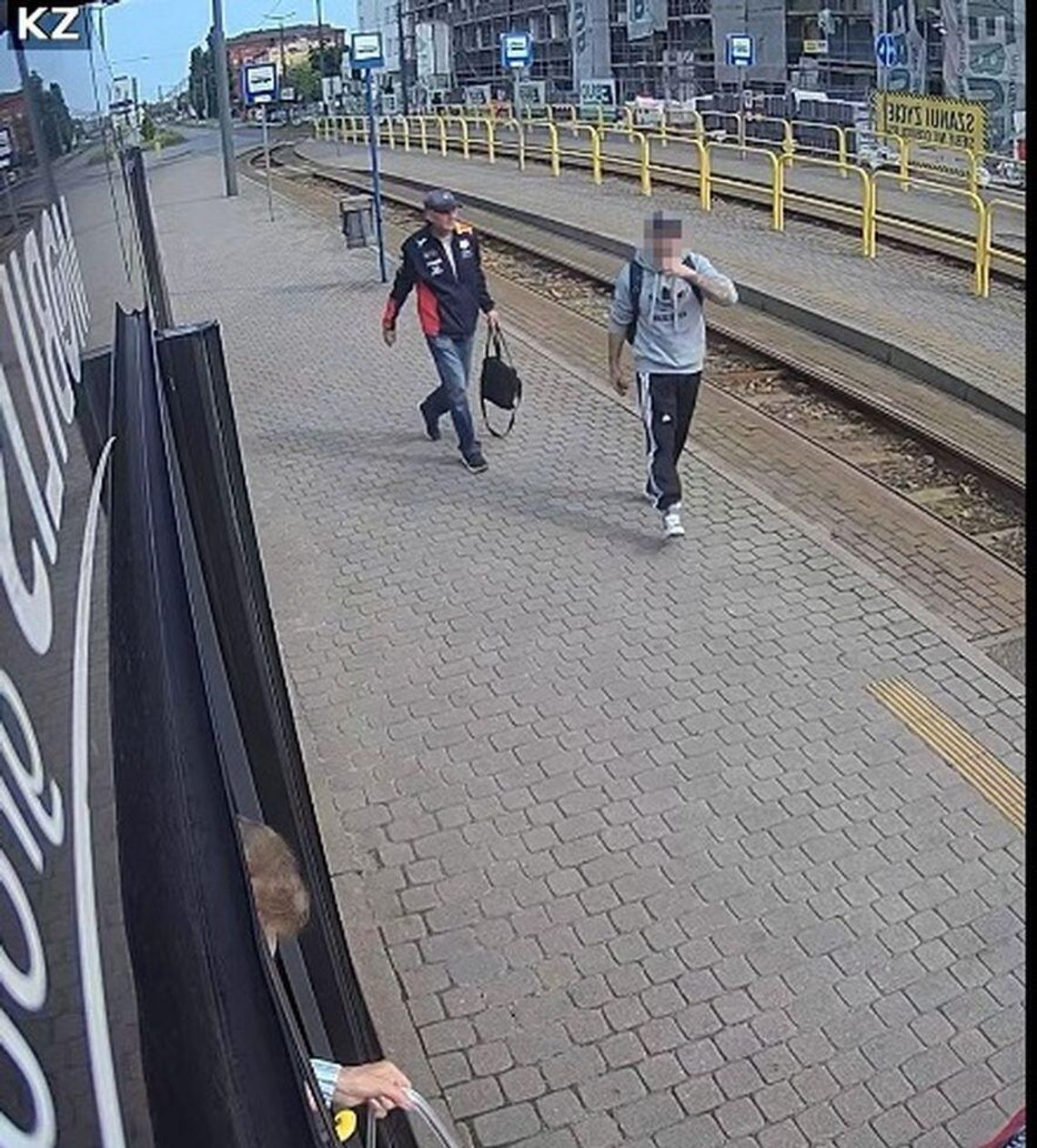Policjanci prowadzą śledztwo w sprawie kradzieży torebki