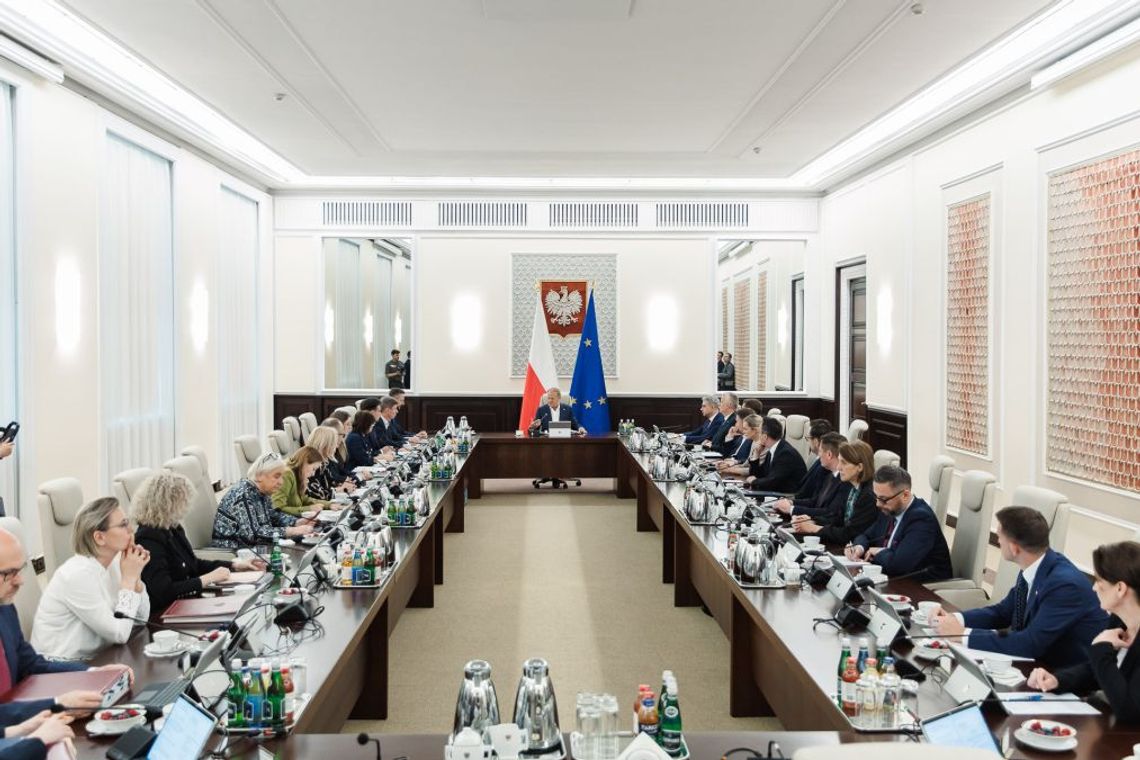 Rekonstrukcja rządu. Nieoficjalnie: 8 ministerstw mniej