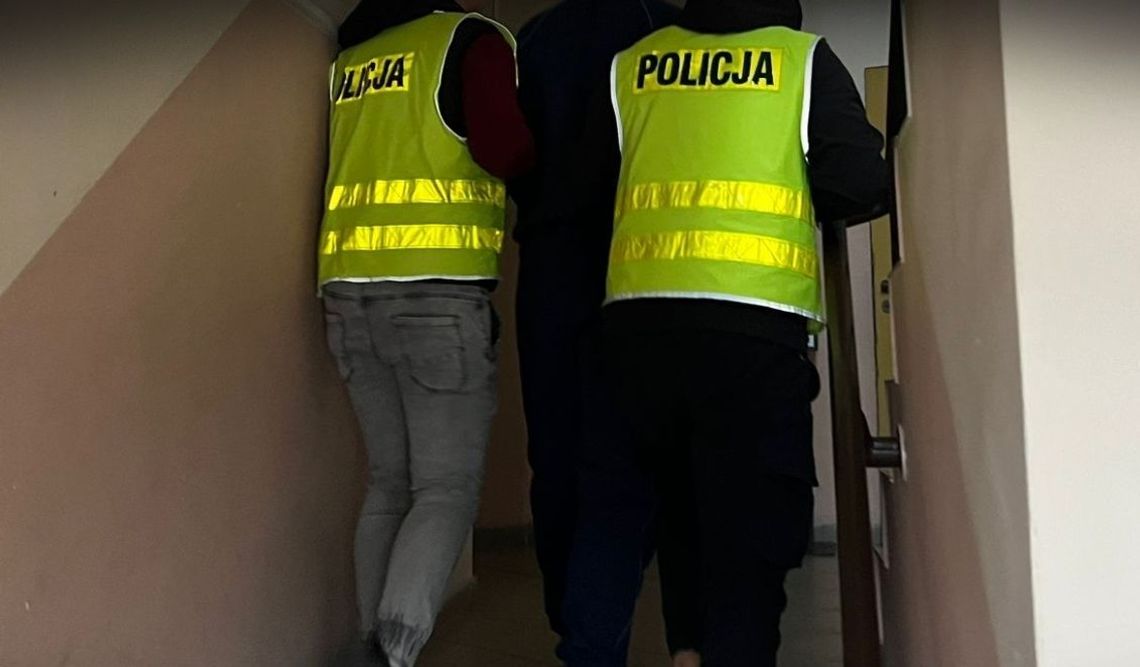 Syn oszukał matkę na kredyty i pożyczki. 49-latek usłyszał ponad sto zarzutów Syn oszukał matkę na kredyty i pożyczki. 49-latek usłyszał ponad sto zarzutów