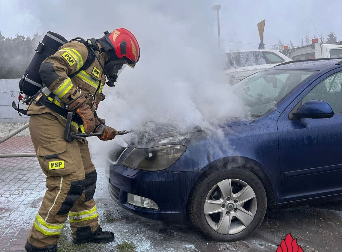 Szybka akcja straży pożarnej. Auto ugaszone Szybka akcja straży pożarnej. Auto ugaszone