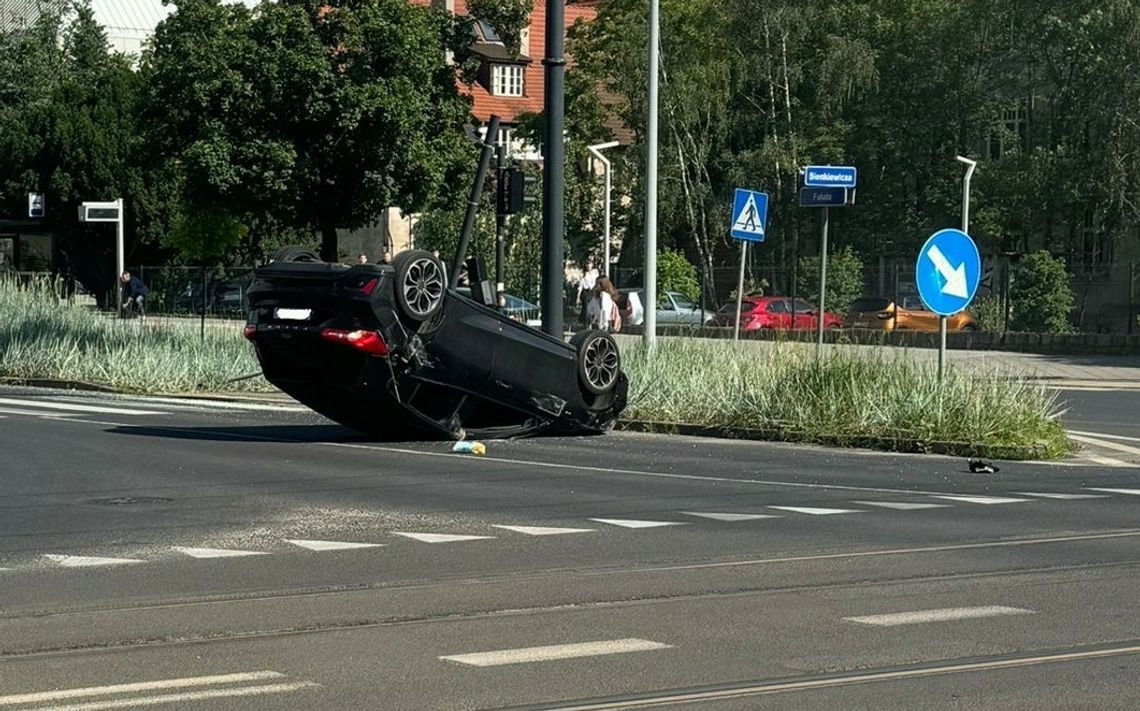 Tak się na pewno nie jeździ po mieście