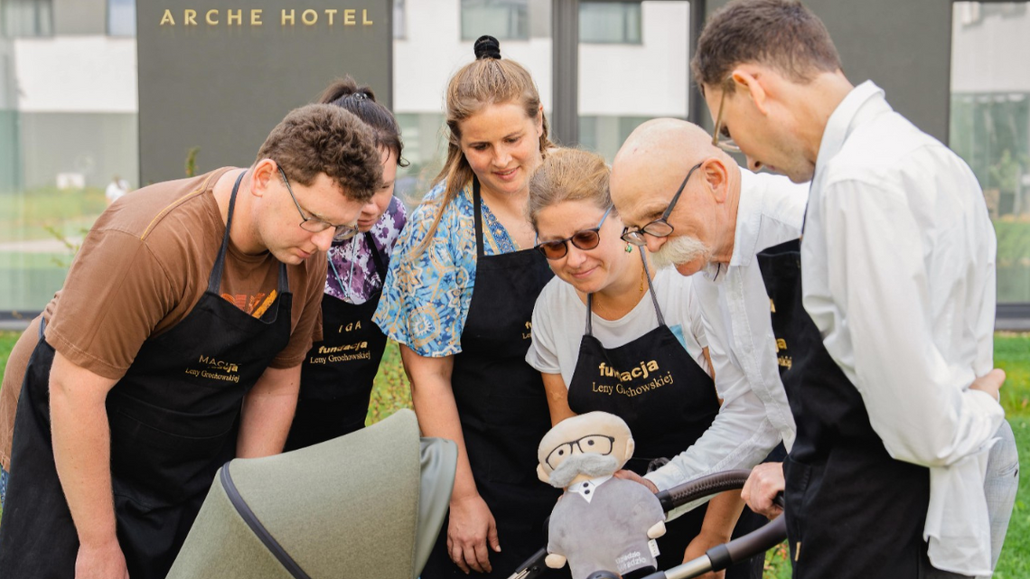 Zrób dziecko w hotelach Arche - innowacyjny program Władysława Grochowskiego. Na rzecz walki z kryzysem demograficznym