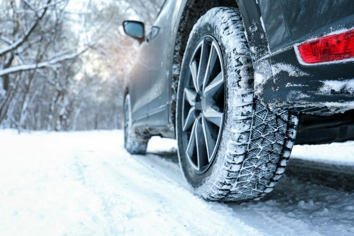 W Toruniu już zima dała o sobie znać. Przygotowałeś auto?