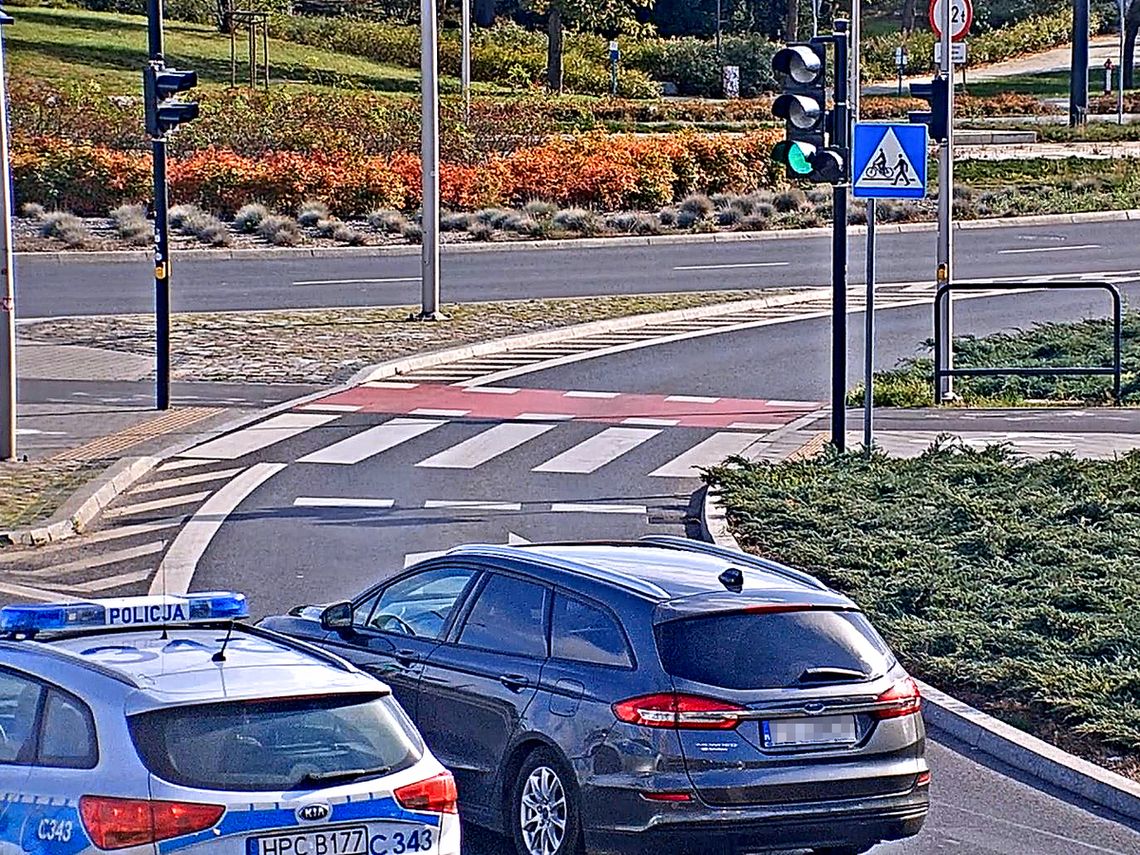 Więcej wykroczeń niż zatrzymanych. Masowo wpadali na światłach alei JPII